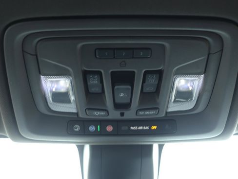 Used 2019 GMC Sierra 1500 SLT w/ SLT Premium Plus Package image 23