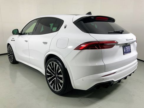 Certified 2023 Maserati Grecale Modena image 10