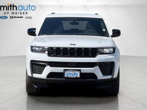New 2026 Jeep Grand Cherokee Altitude AWD/4WD image 3