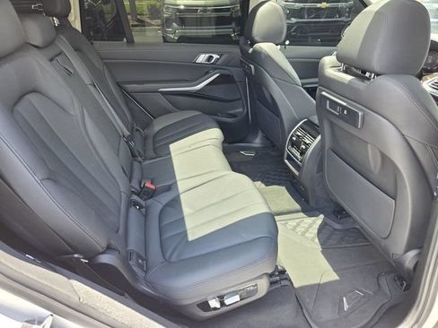 Used 2021 BMW X7 xDrive40i w/ Cold Weather Package AWD/4WD image 16
