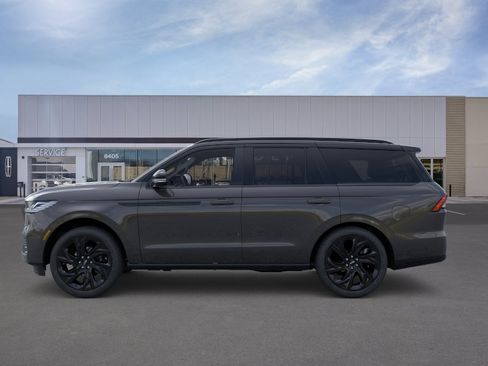 New 2026 Lincoln Navigator Black Label AWD/4WD image 3