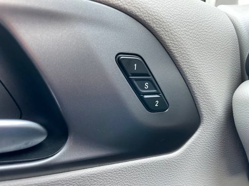 Used 2023 Chrysler Pacifica Touring-L FWD image 24