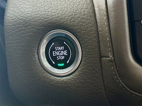 Used 2023 GMC Yukon XL Denali image 27