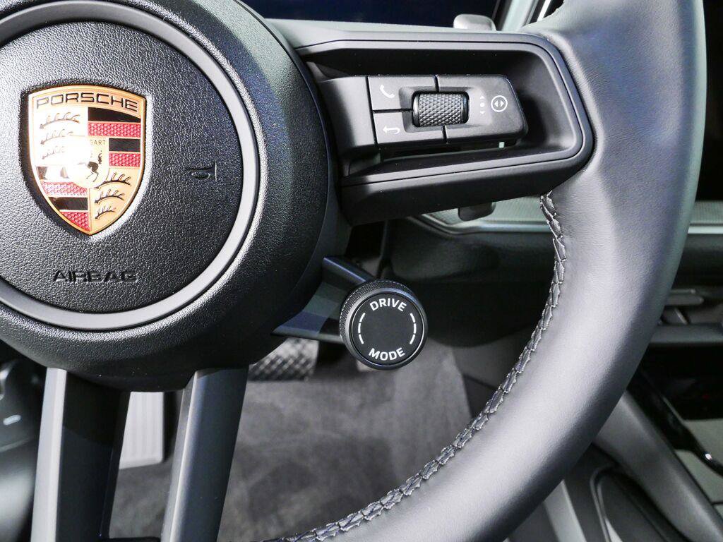 New 2026 Porsche Cayenne AWD/4WD image 11