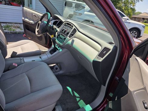 Used 2007 Toyota Highlander 2WD w/ 3rd Row image 19