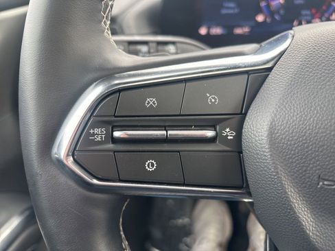 Used 2025 Chevrolet Traverse LT w/ Sun and Wheel Package image 19