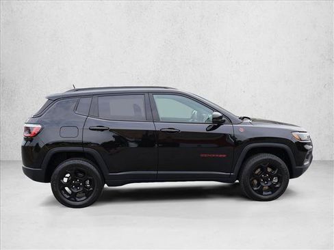 Used 2023 Jeep Compass Trailhawk AWD/4WD image 4