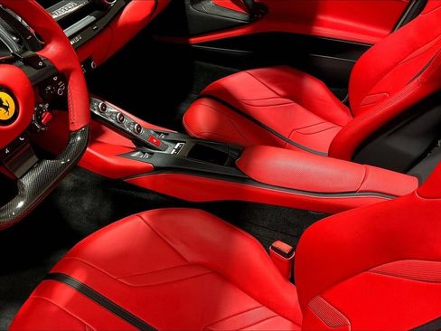 Used 2021 Ferrari 812 GTS RWD image 16