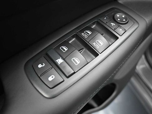 Used 2015 Jeep Grand Cherokee High Altitude AWD/4WD image 8