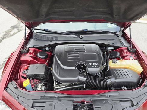 Used 2019 Chrysler 300 Limited AWD/4WD image 11