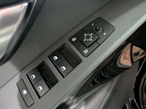 Used 2025 Kia Niro EX image 11