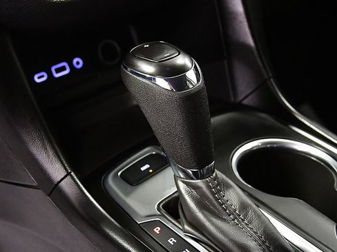 Used 2020 Chevrolet Equinox LT image 23