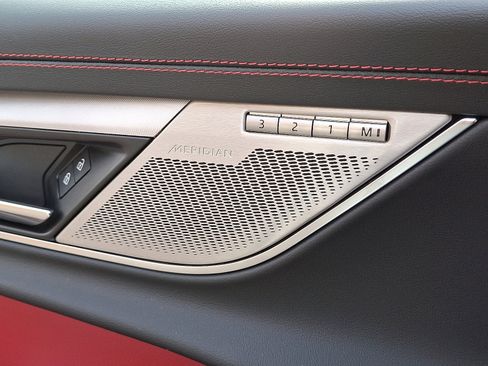 Certified 2024 Jaguar XF R-Dynamic SE image 18