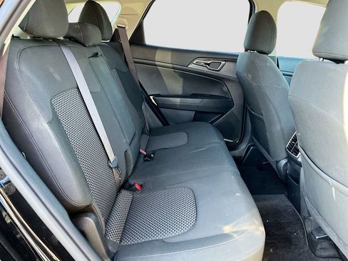 Used 2023 Kia Sportage LX image 25