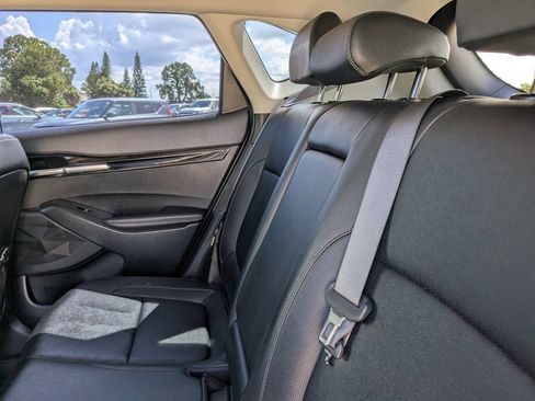 Certified 2025 Kia Seltos SX w/ SX Sunroof Package AWD/4WD image 20