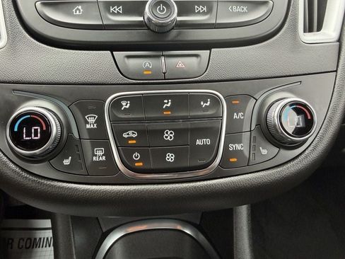 Used 2022 Chevrolet Malibu LT w/ Leather Package FWD image 20