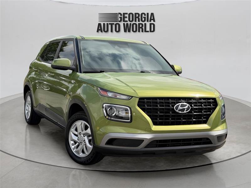 Used 2022 Hyundai Venue SE FWD image 2