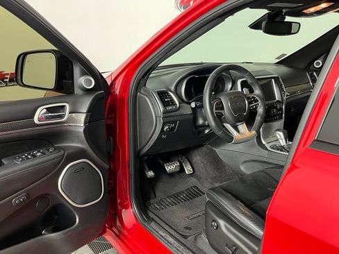Used 2018 Jeep Grand Cherokee SRT AWD/4WD image 25