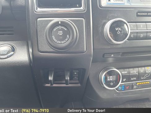 Used 2018 Ford Expedition Limited w/ Equipment Group 301A AWD/4WD image 26