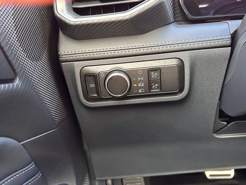 Used 2025 Ford Mustang Premium RWD image 33