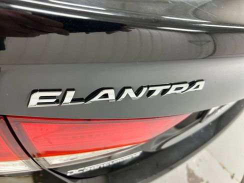 Used 2013 Hyundai Elantra Limited FWD image 24