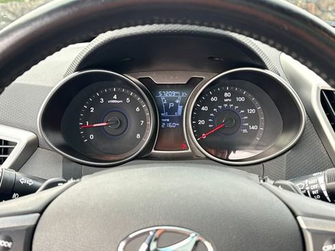 Used 2017 Hyundai Veloster Value Edition image 17