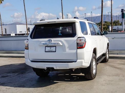 Used 2024 Toyota 4Runner SR5 AWD/4WD image 9