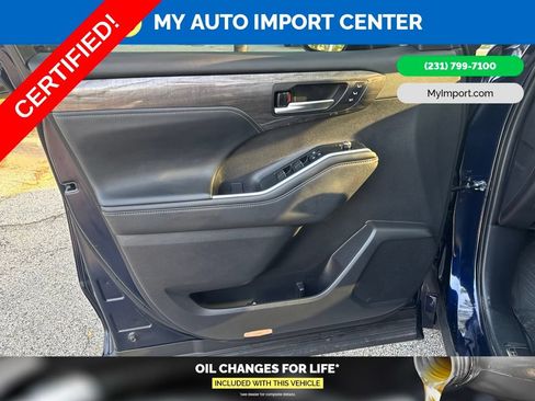 Certified 2025 Toyota Highlander Platinum AWD/4WD image 10