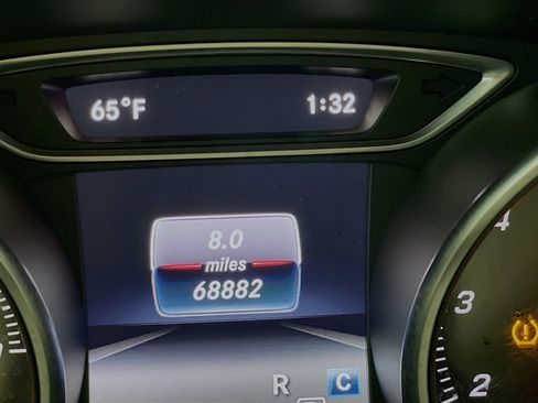 Used 2020 Mercedes-Benz GLA 250 w/ Premium Package image 8