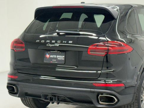 Used 2018 Porsche Cayenne Platinum Edition image 42