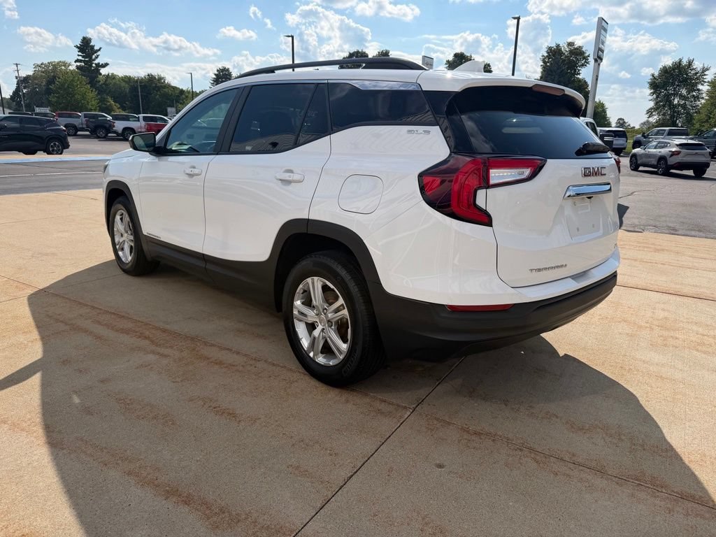 Used 2022 GMC Terrain SLE w/ Driver Convenience Package FWD image 5