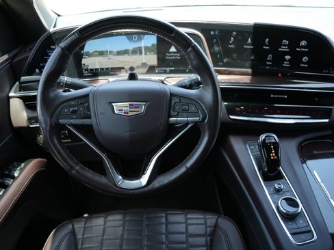Certified 2022 Cadillac Escalade Sport Platinum w/ Heavy-Duty Trailer Package AWD/4WD image 9