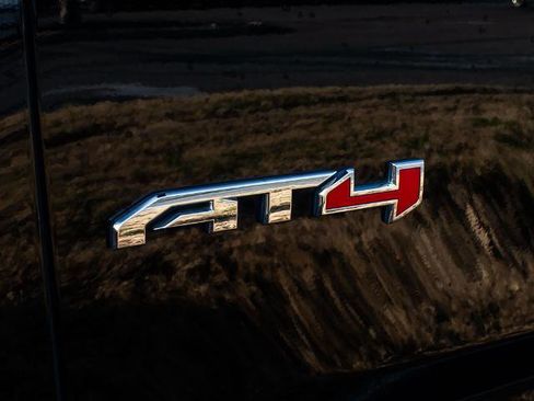 Used 2023 GMC Yukon AT4 w/ Technology Package image 10