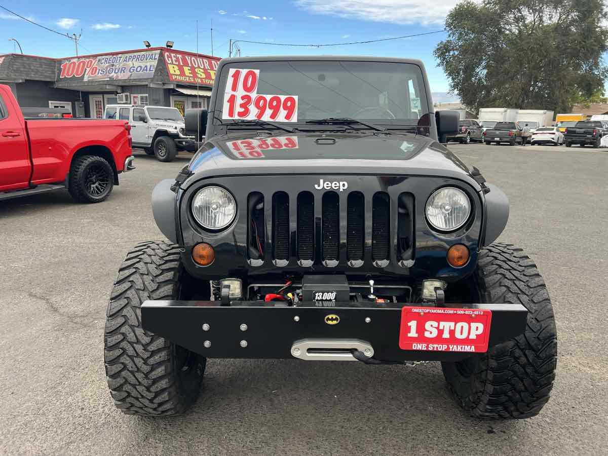 Used 2010 Jeep Wrangler Unlimited Rubicon w/ Dual Top Group AWD/4WD image 2