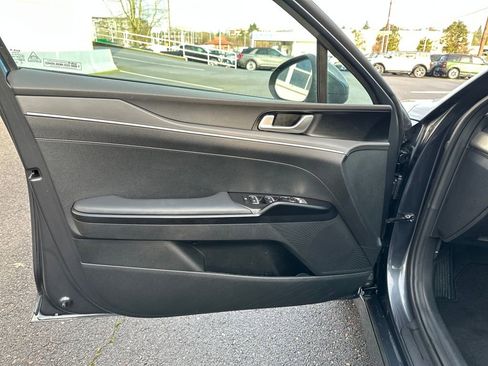Used 2024 Kia K5 LXS image 11