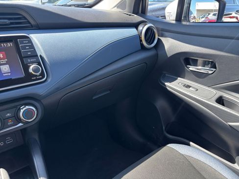 Used 2025 Nissan Versa SV image 33