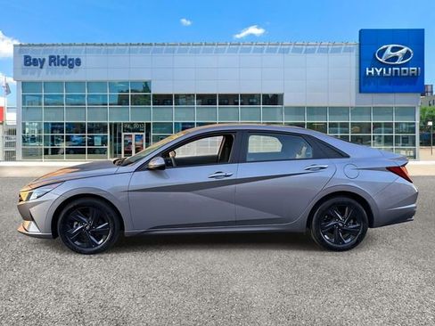 Used 2023 Hyundai Elantra SEL FWD image 8