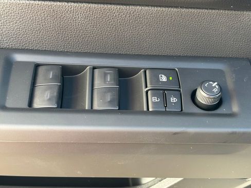 New 2025 Toyota Tundra SR image 7