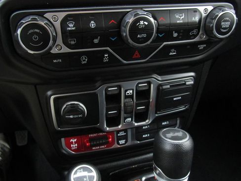 Used 2021 Jeep Wrangler Unlimited Rubicon AWD/4WD image 23