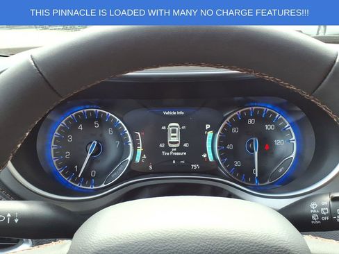 New 2026 Chrysler Pacifica Pinnacle image 18