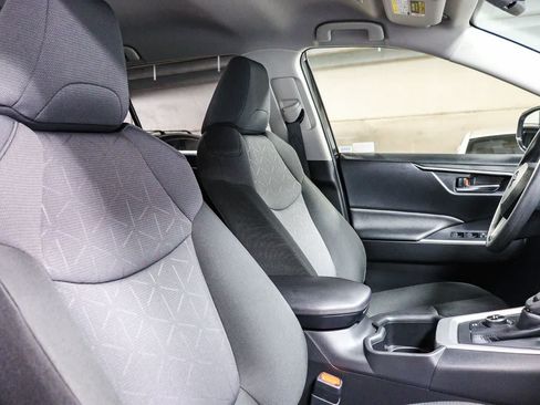 Certified 2025 Toyota RAV4 XLE AWD/4WD image 18