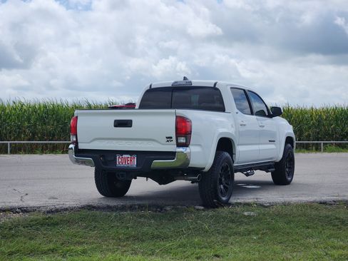 Used 2018 Toyota Tacoma SR5 RWD image 7