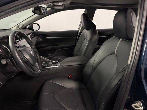 Used 2019 Toyota Camry XSE image 14