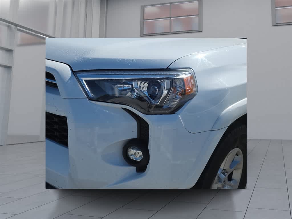 Used 2021 Toyota 4Runner SR5 AWD/4WD image 1