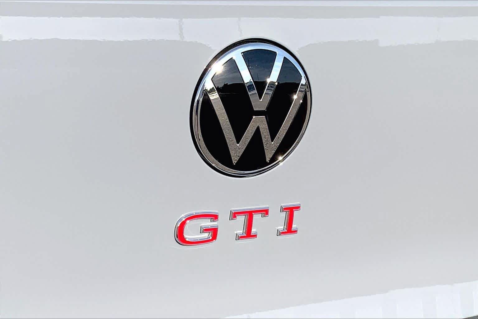 New 2026 Volkswagen GTI SE FWD image 15