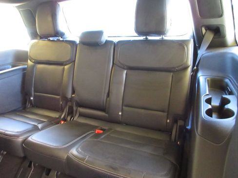Used 2025 Ford Expedition Platinum w/ Stealth Performance Package AWD/4WD image 25