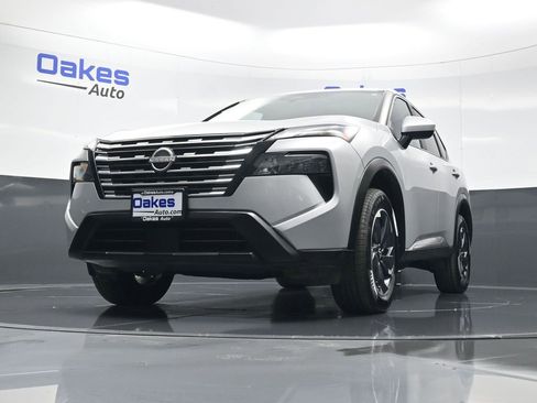 Used 2024 Nissan Rogue SV image 41