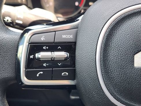 Certified 2023 Kia Sorento LX FWD image 27