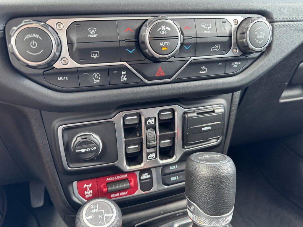 Used 2026 Jeep Gladiator Mojave AWD/4WD image 16