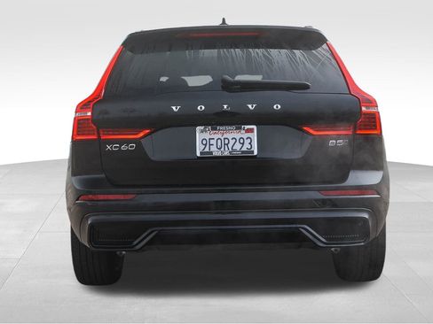 Used 2023 Volvo XC60 B5 Plus image 7
